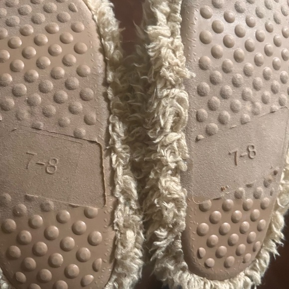 Baby Gap Baby  Brannan Bear Slippers - Picture 2 of 4